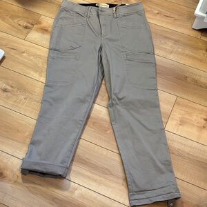 Democracy women’s Cargo Pants in light khaki green